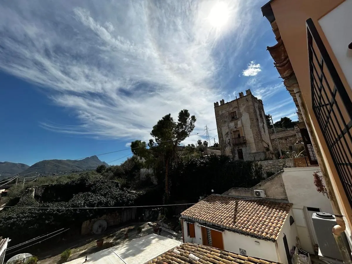 Dom wakacyjny History And Art Casa Bellacera Casteldaccia