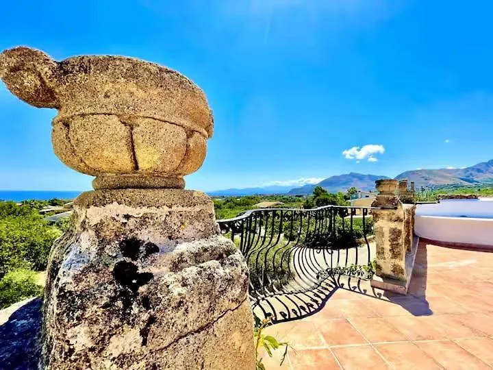 Dom wakacyjny History And Art Casa Bellacera Casteldaccia
